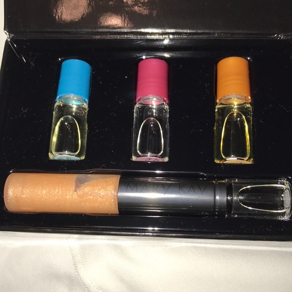 Mary Kay 4 Toilette-1 lipgloss Duo - Picture 4 of 5